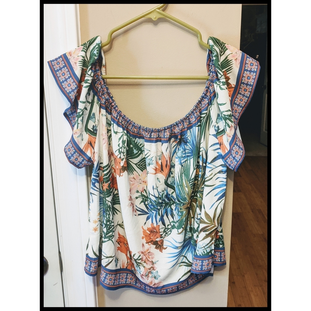 FLYING TOMATO CAP SLEEVE TOP SIZE MEDIUM